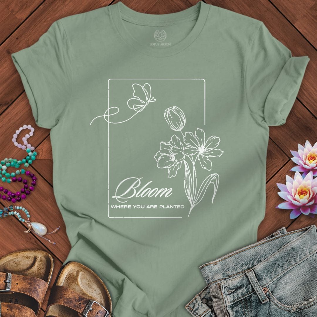 Bloom Daylily Tee Sage