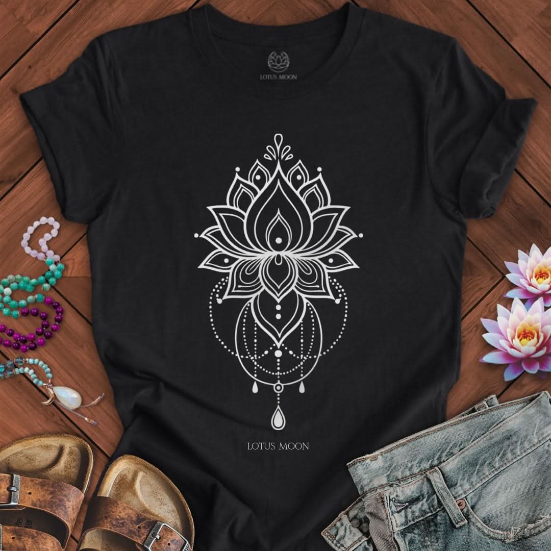 Chandelier Lotus Tee Solid Black Blend