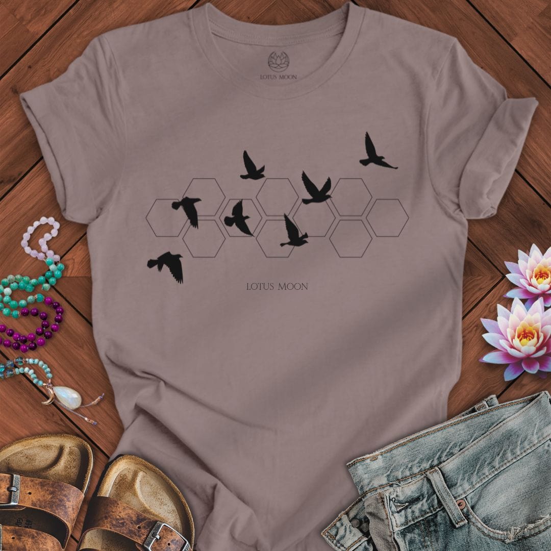 Black Flying Birds Tee Pebble Brown